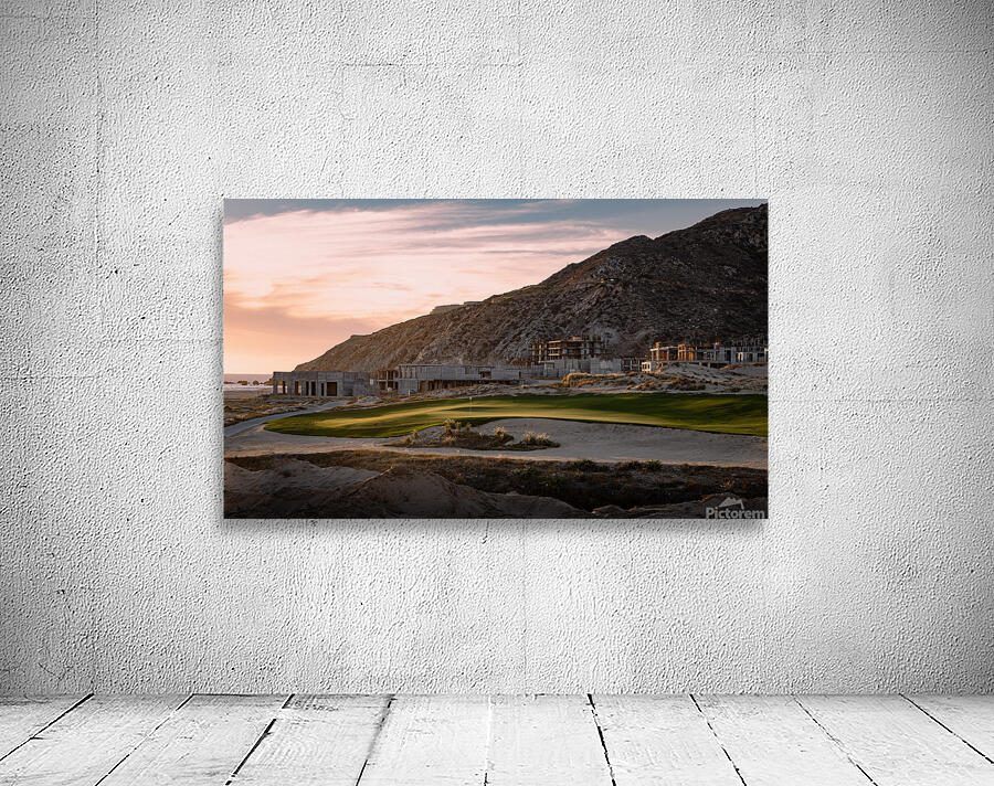 18th Hole Wall Preview