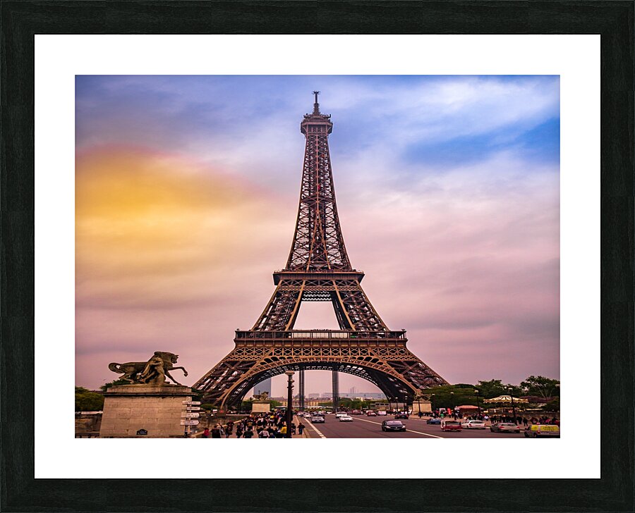 EiffelatDuski 30x40 Picture Frame print