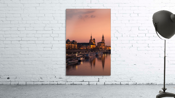 DRESDEN 07 Wall Preview