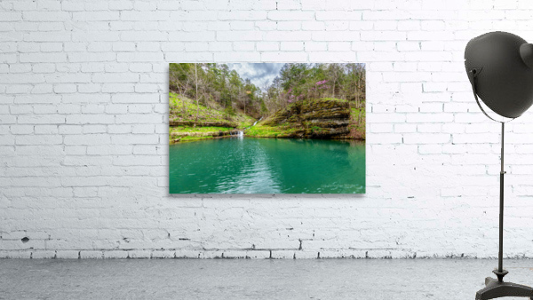 Lampe Rock Bluff Waterfall Wall Preview