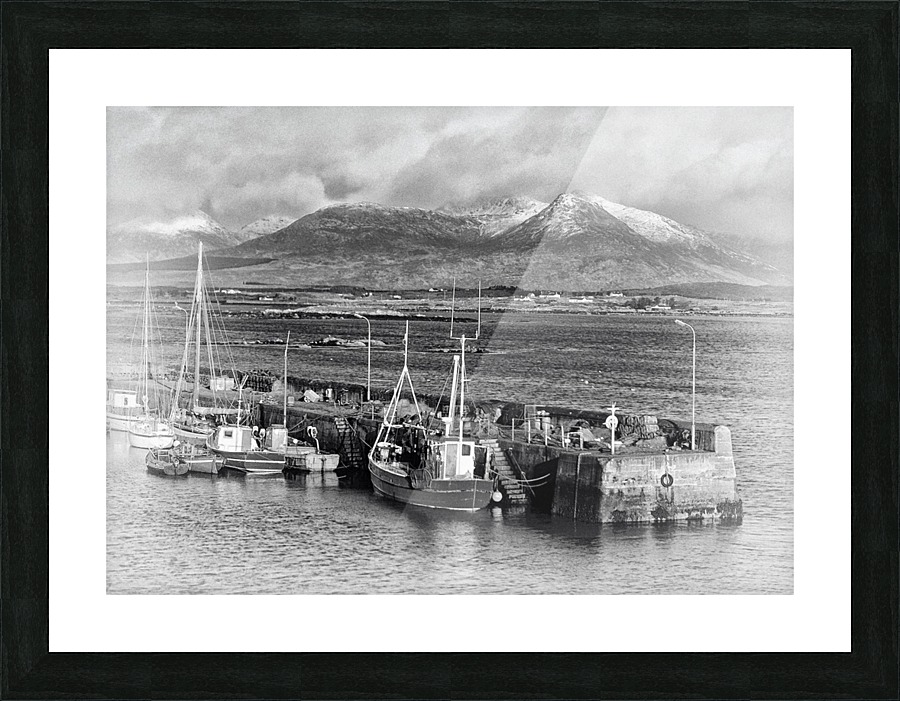 G 024 Roundstone Picture Frame print