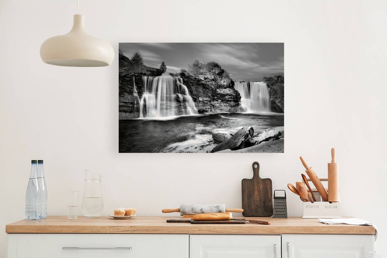Dreamy waterfall Reproduction