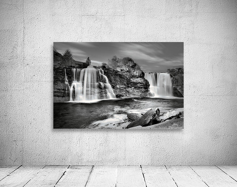 Dreamy waterfall Wall Preview