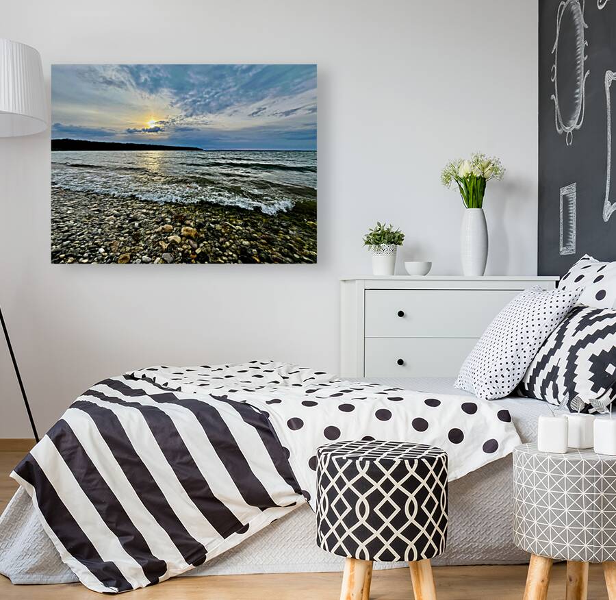 Omena Bay 01 Reproduction