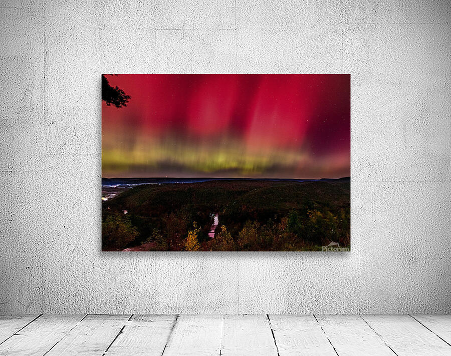 Penns View Aurora Wall Preview