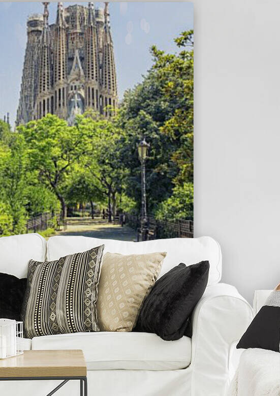 Sagrada Familia by Manjik Pictures