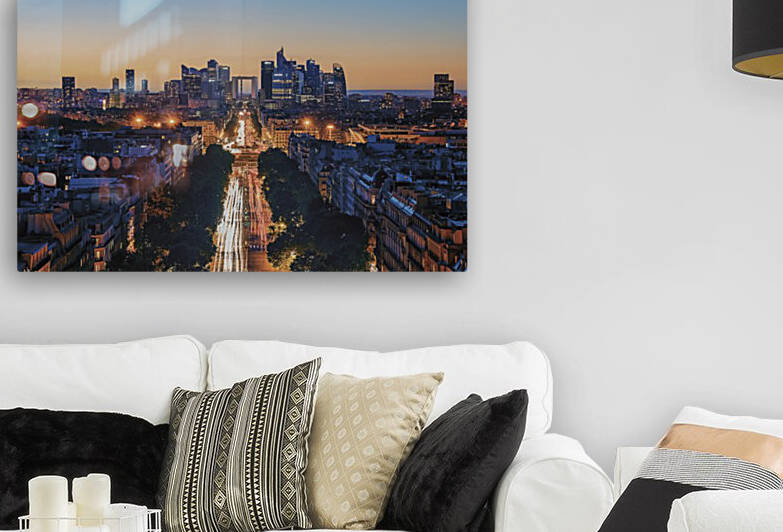 Straight To La Defense by Manjik Pictures