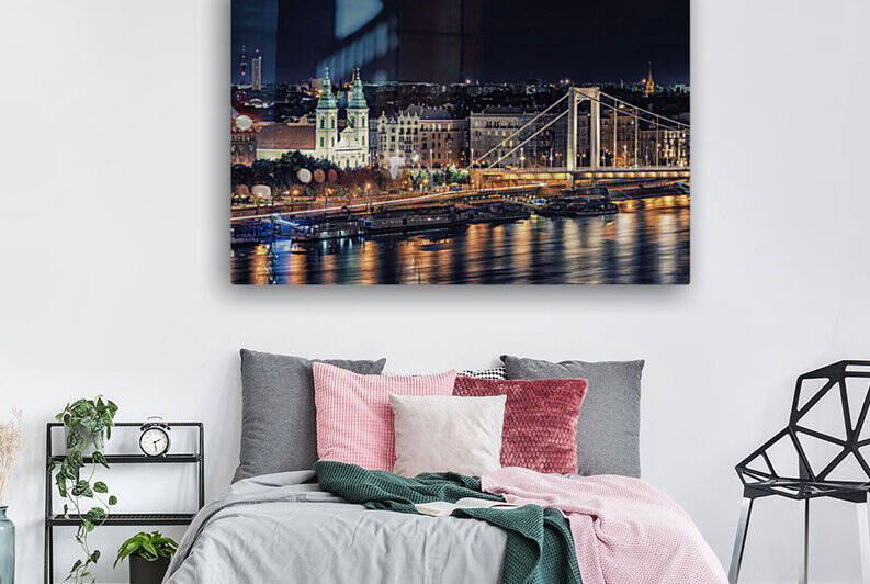 Night in Budapest by Manjik Pictures