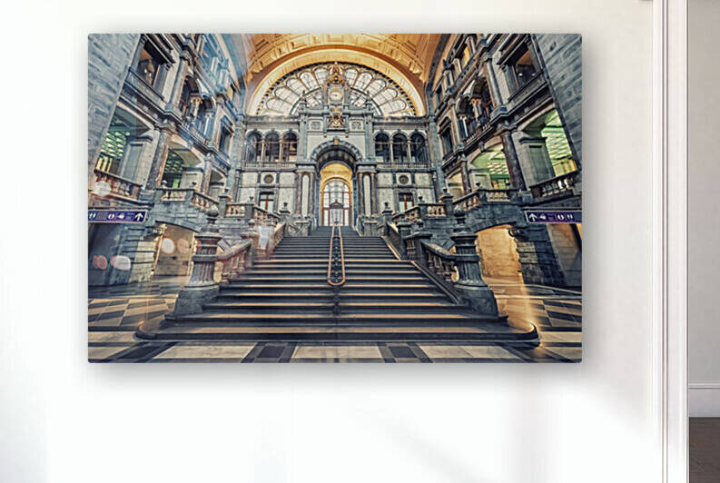 Antwerpen-Centraal by Manjik Pictures