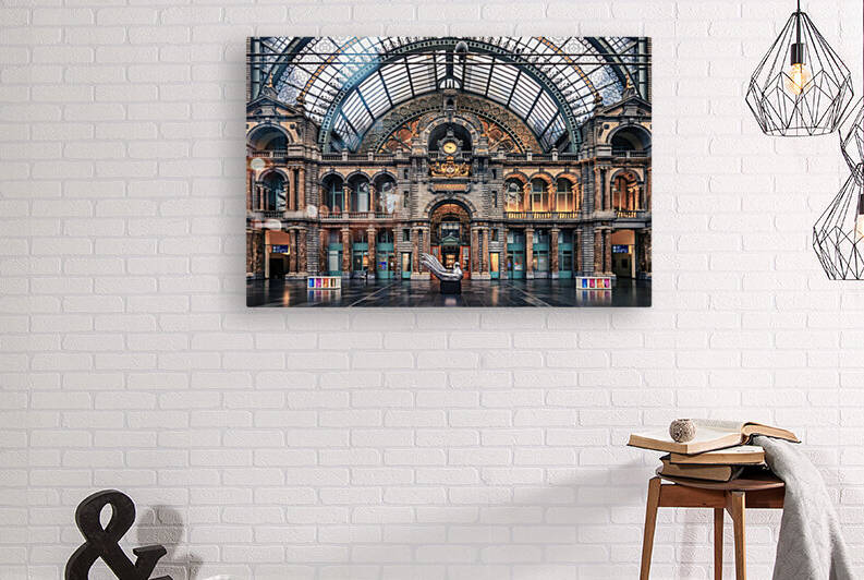 Antwerp Central by Manjik Pictures