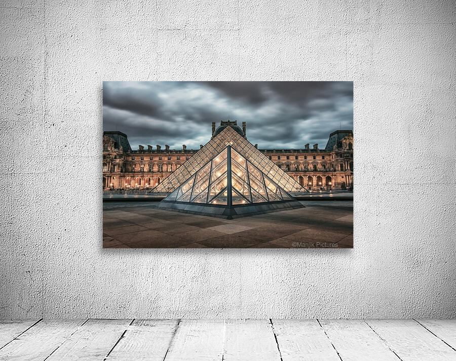 Louvre museum Wall Preview