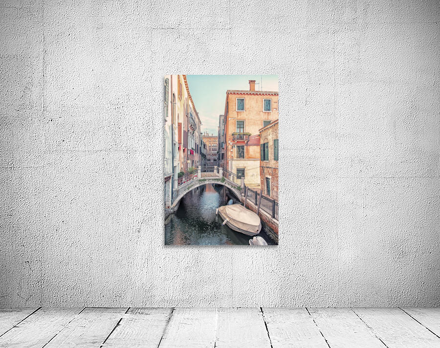 Venice canal Wall Preview