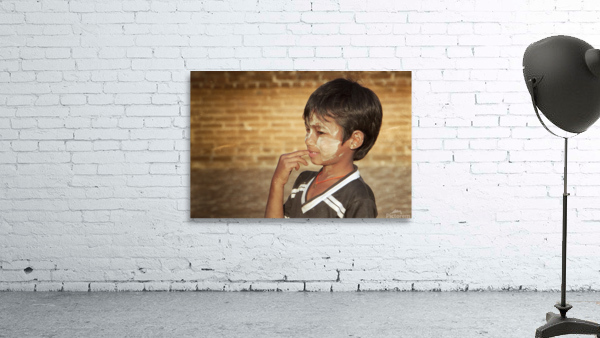 Myanmar boy Wall Preview