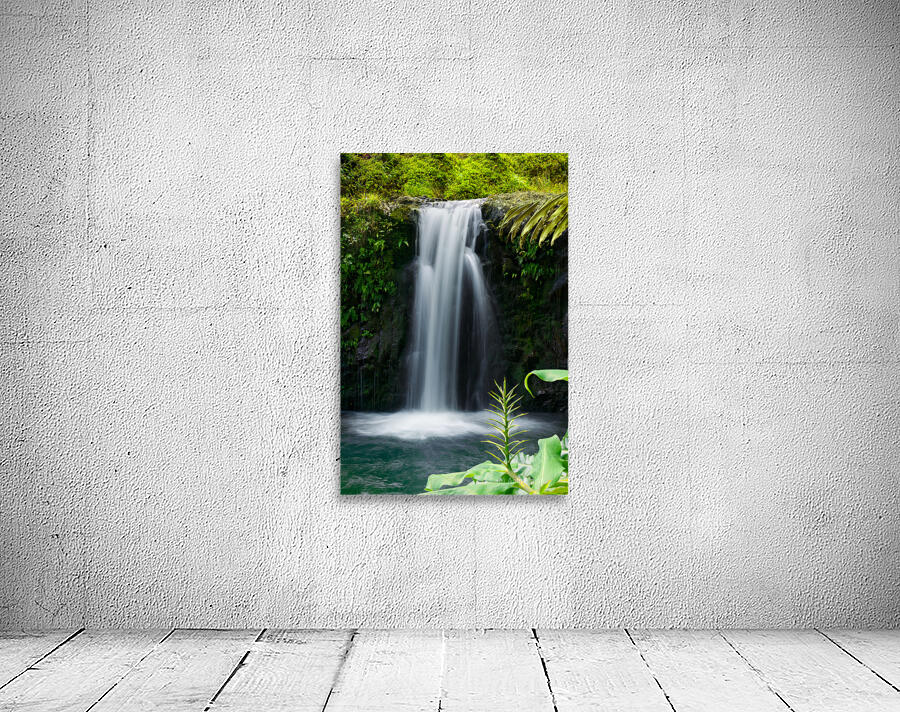Slow Mo Waterfall Wall Preview