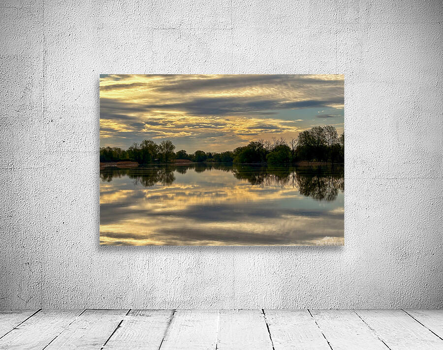 MIRROR REFLECTION Wall Preview