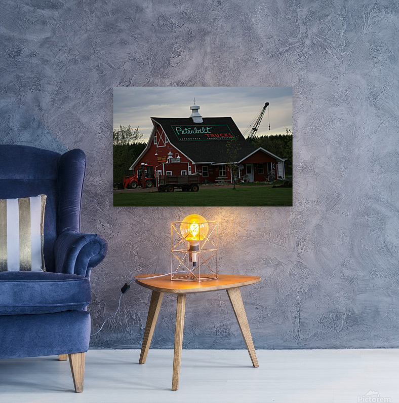 Peterbilt barn  Reproduction