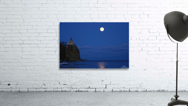 Split Rock full moon  Wall Preview