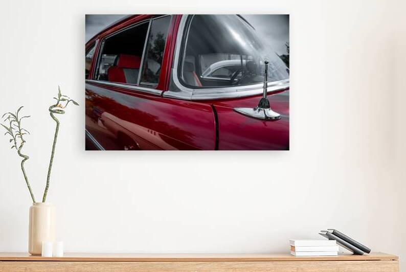 Curvy Hot Red Reproduction