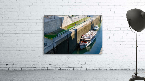 in lock Wall Preview