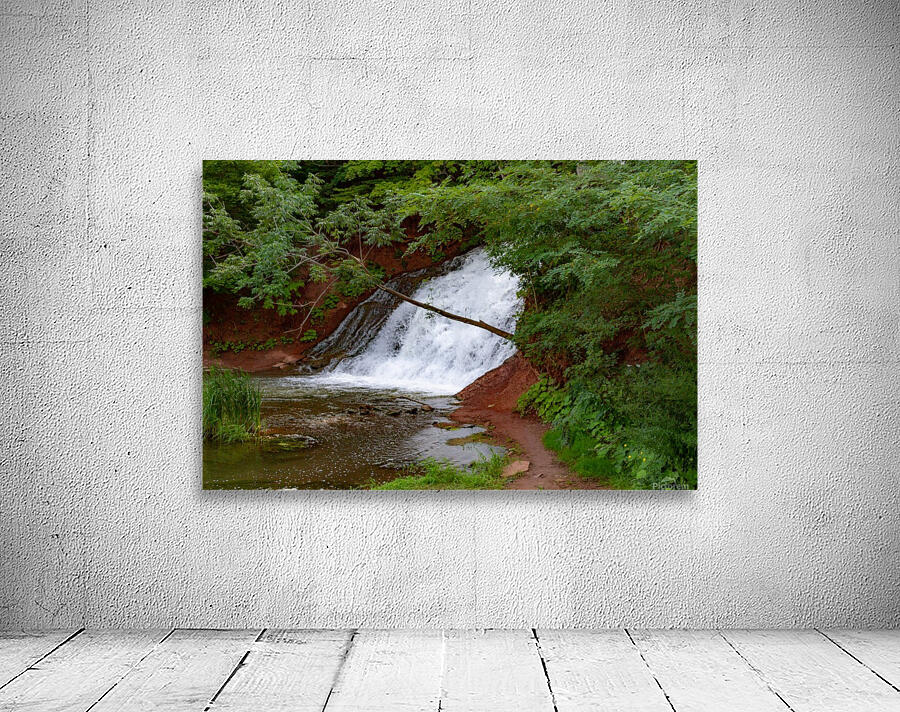 Holley falls Wall Preview