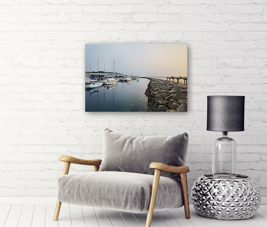 Twilight marina Reproduction
