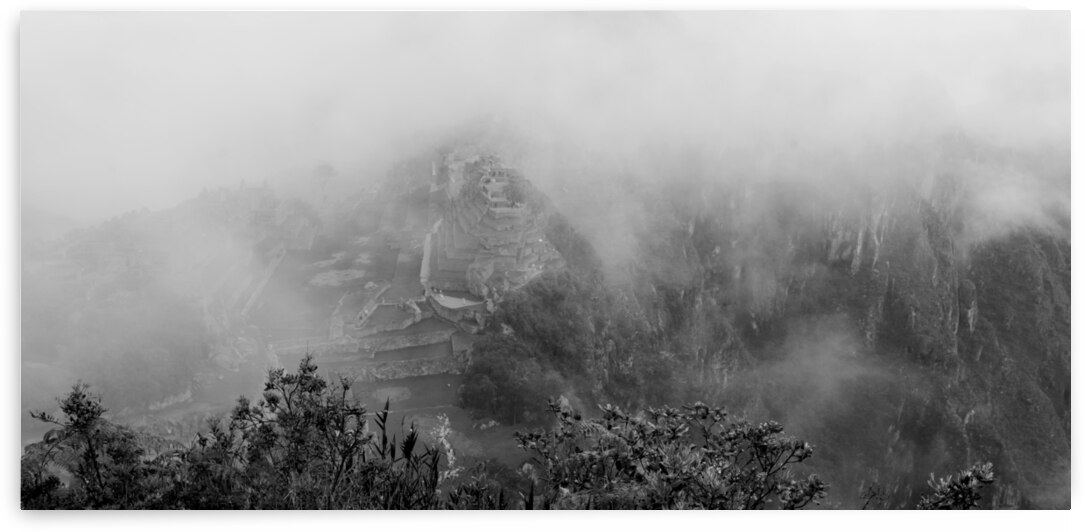 Machu Picchu by Juan Barrientos