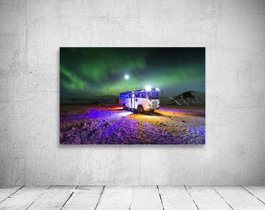 Aurora Borealis Tour Vatnajokull Ice Cap Iceland 168611 Wall Preview