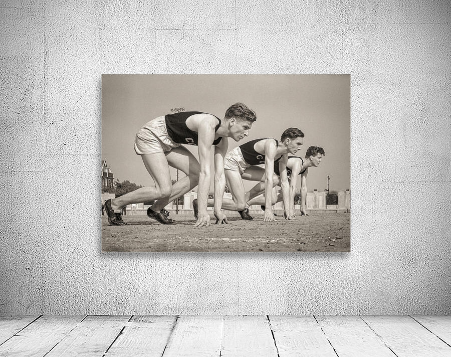 1940s THREE RUNNERS @ STARTING LINE FT RACE TRACK 231503 Wall Preview