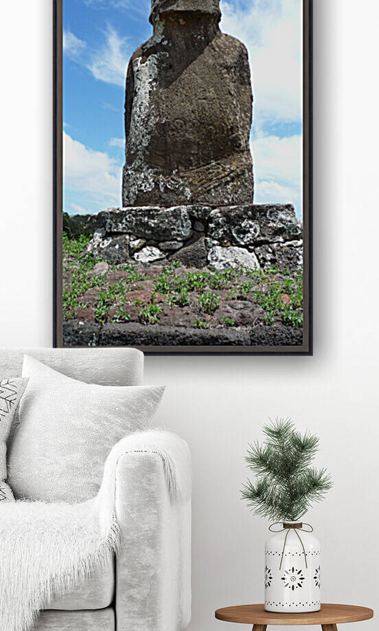 Easter Island - Moai 4 hands by GlobetrotterDB