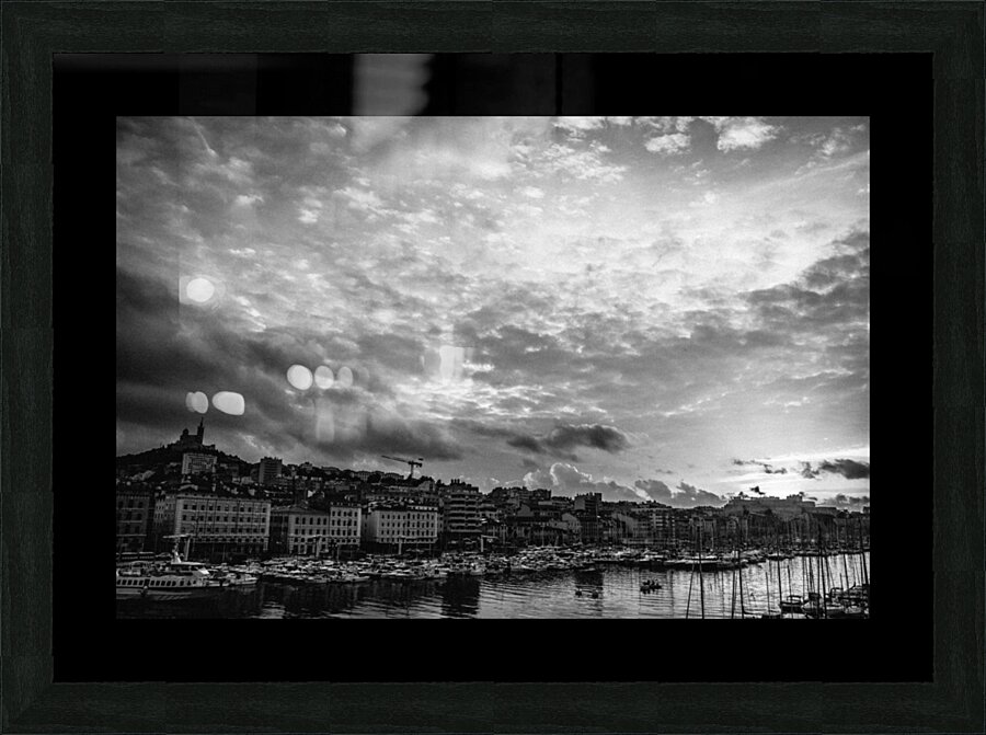 Coucher de soleil sur le Vieux-Port de Marseille Picture Frame print