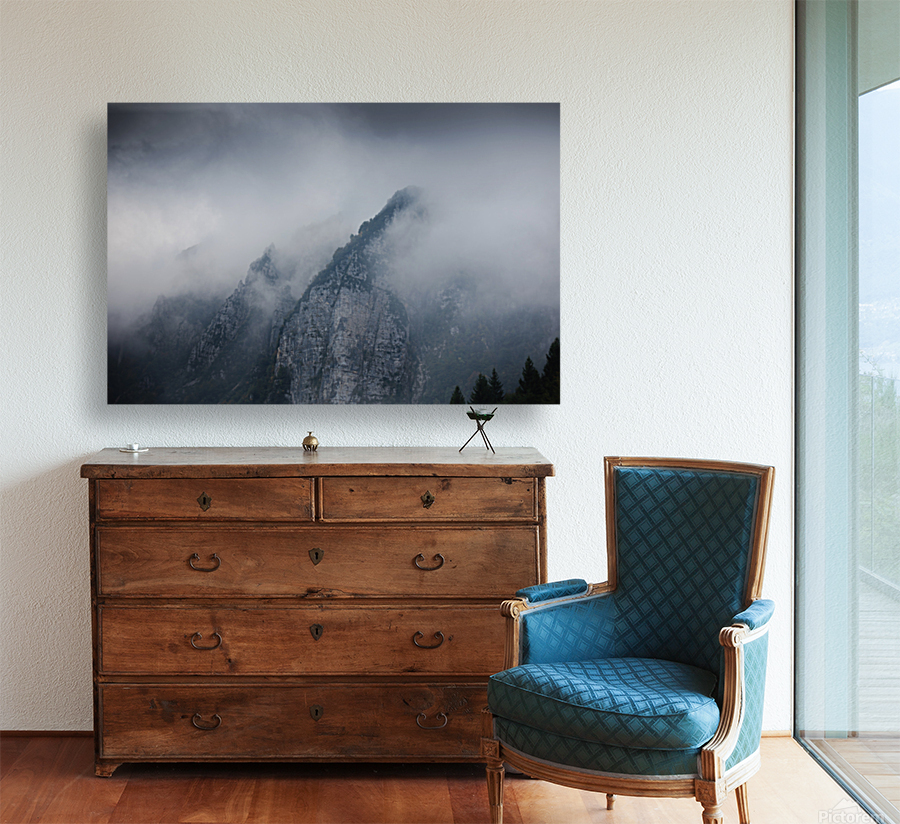 Misty peaks Reproduction