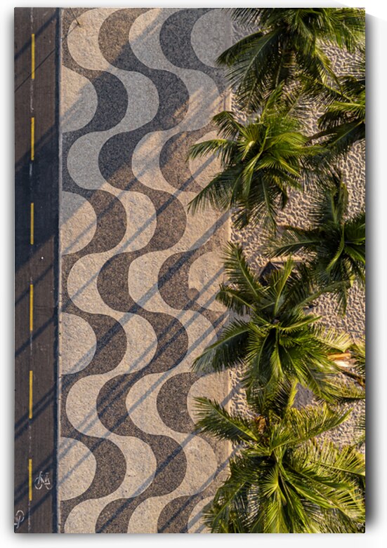 Waves of Copacabana by Lu Mattos