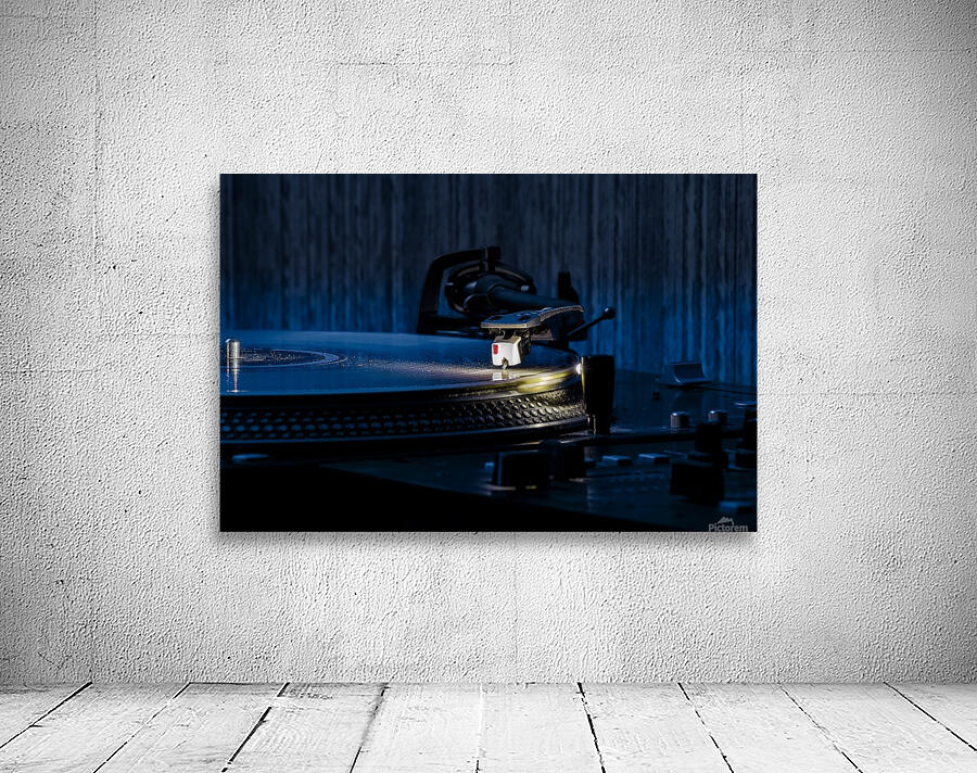 Turntable illuminated Wall Preview