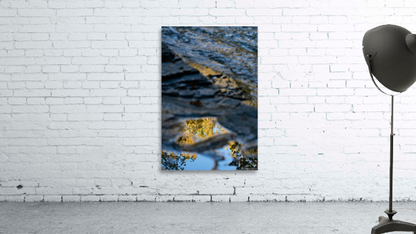 Mirrored I Wall Preview