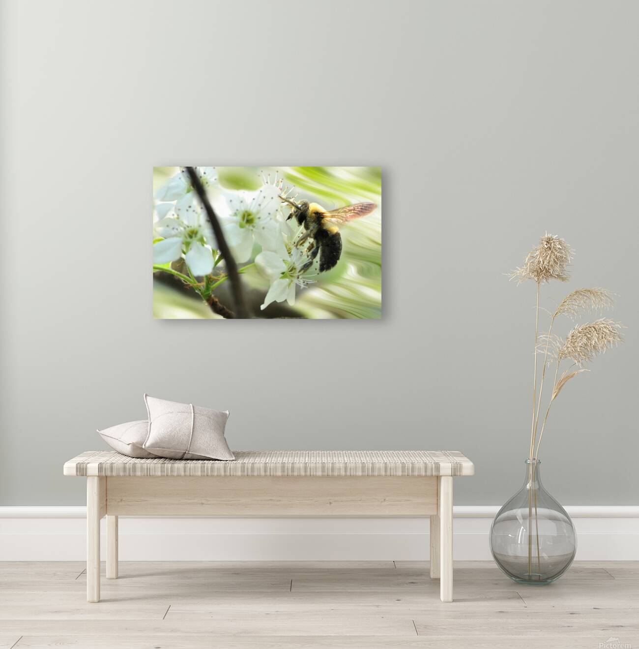 Bumble bee on flower Reproduction