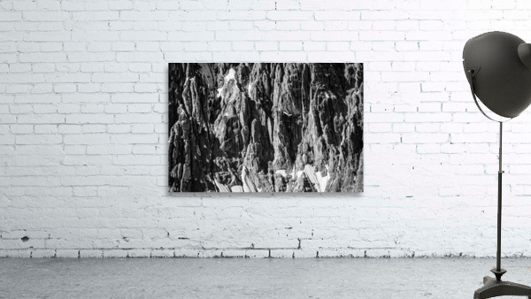 Towering Kluane Cliffs - BW11001 Wall Preview