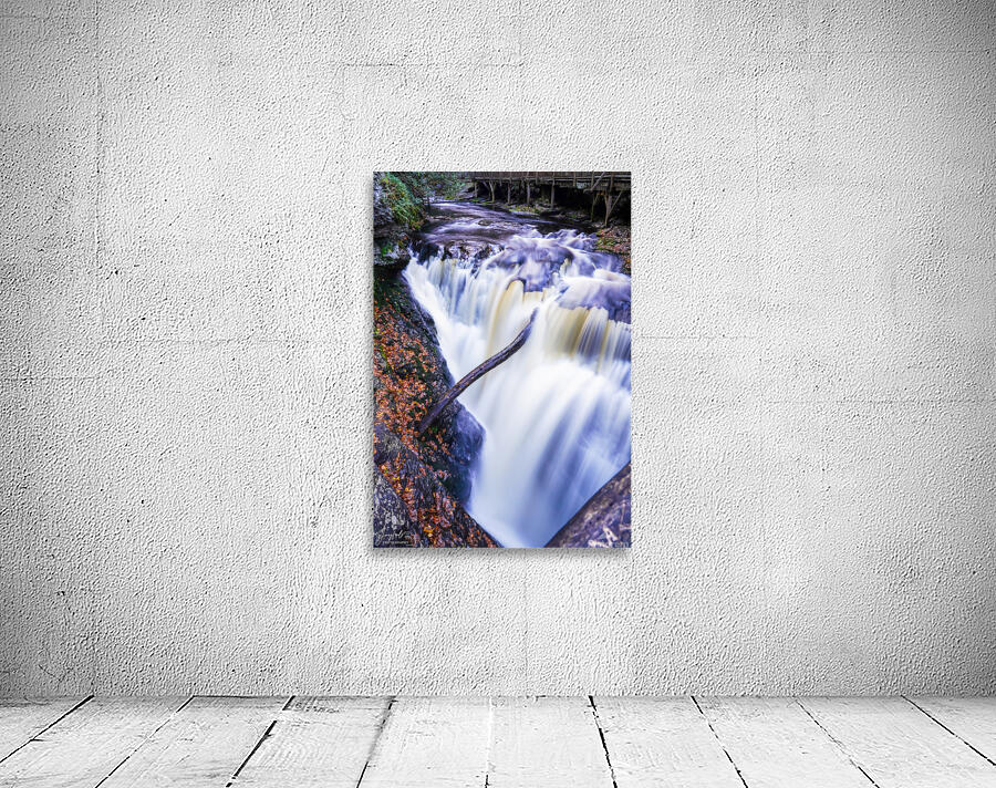 Narrow Falls Wall Preview