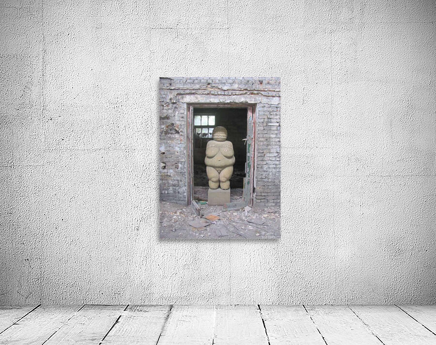Goddess in the hall. Wall Preview