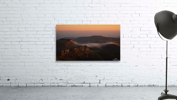 Mountain 32 W Wall Preview