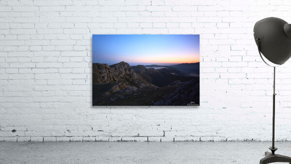 Mountain 34 W Wall Preview