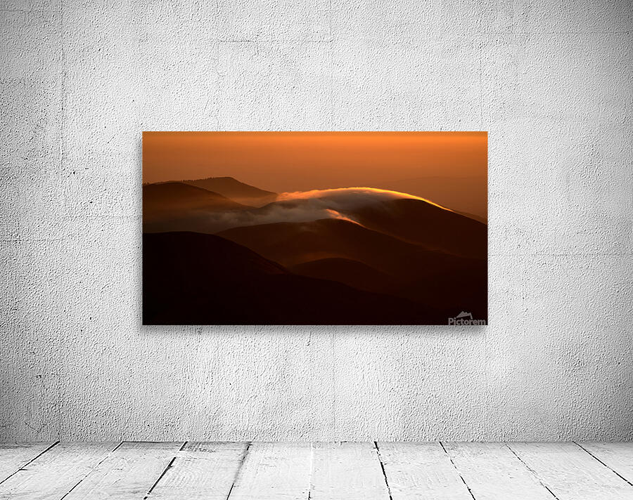 Mountain 31 W Wall Preview