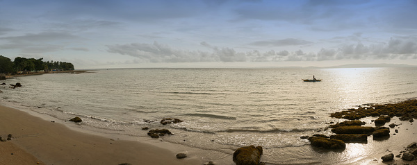 Tranquil Panoramic Beachscape of Negros Oriental Téléchargement Numérique