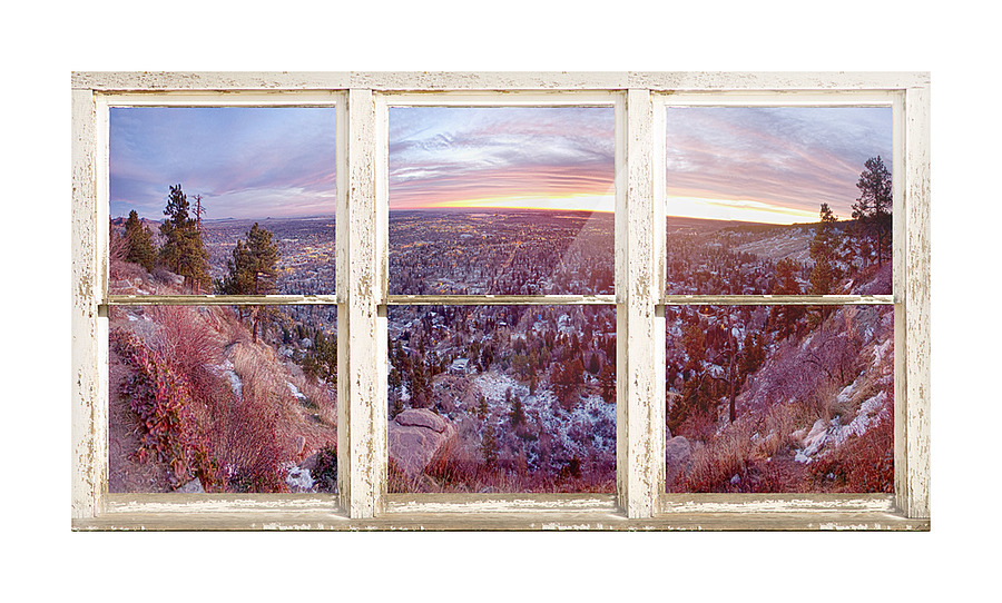 Mountain City White Rustic Barn Picture Window Cadre photo