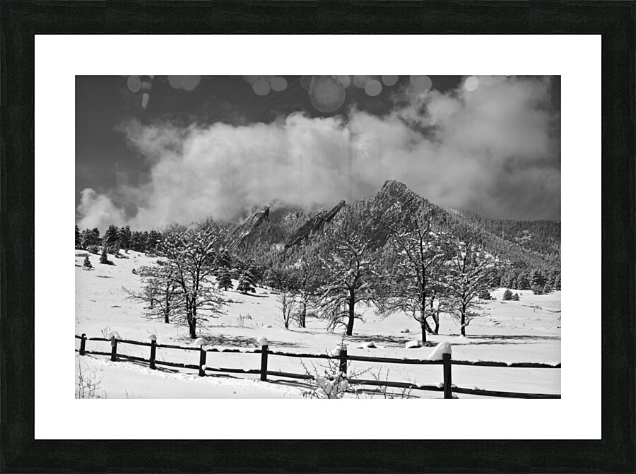 Boulder Colorado Snowy Flatirons Landscape Black and White Impression et Cadre photo