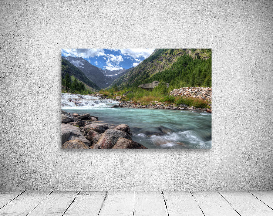 MOUNTAIN CREEK Wall Preview