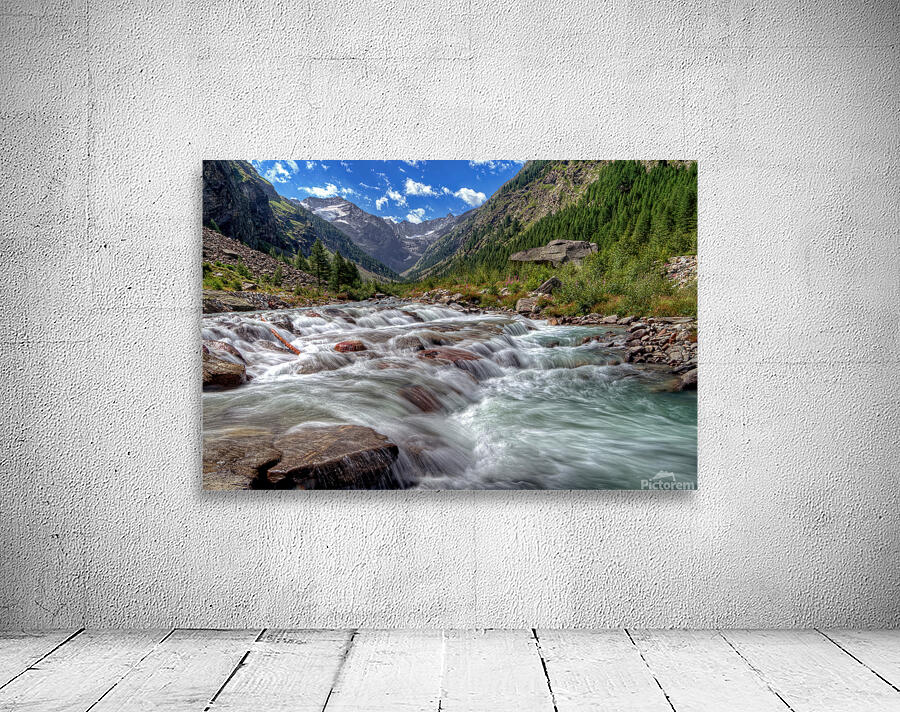 MOUNTAIN RIVER Wall Preview