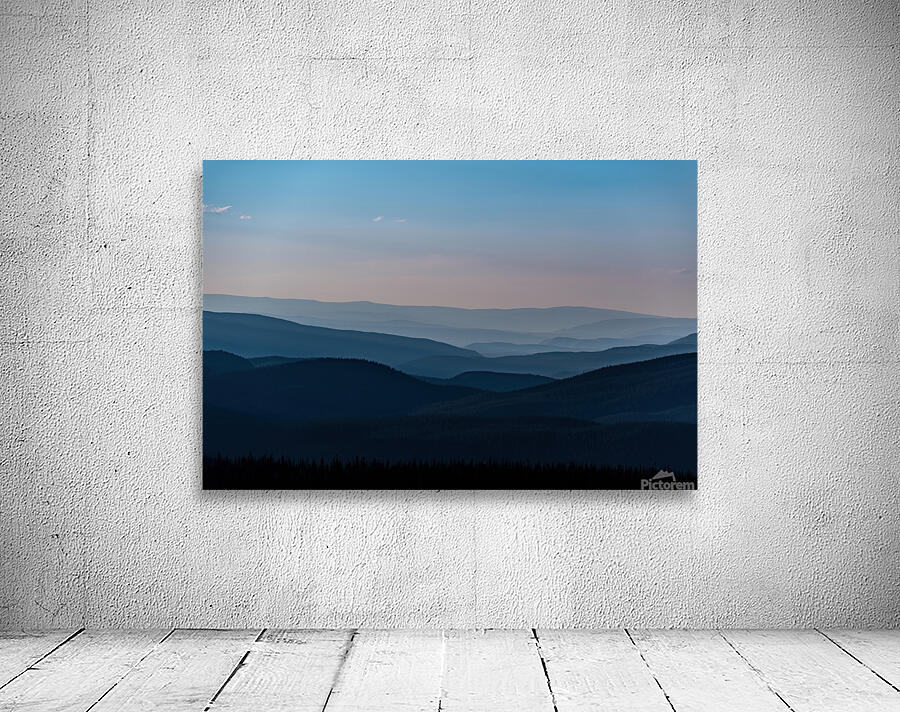 FAR BLUE MOUNTAINS Wall Preview