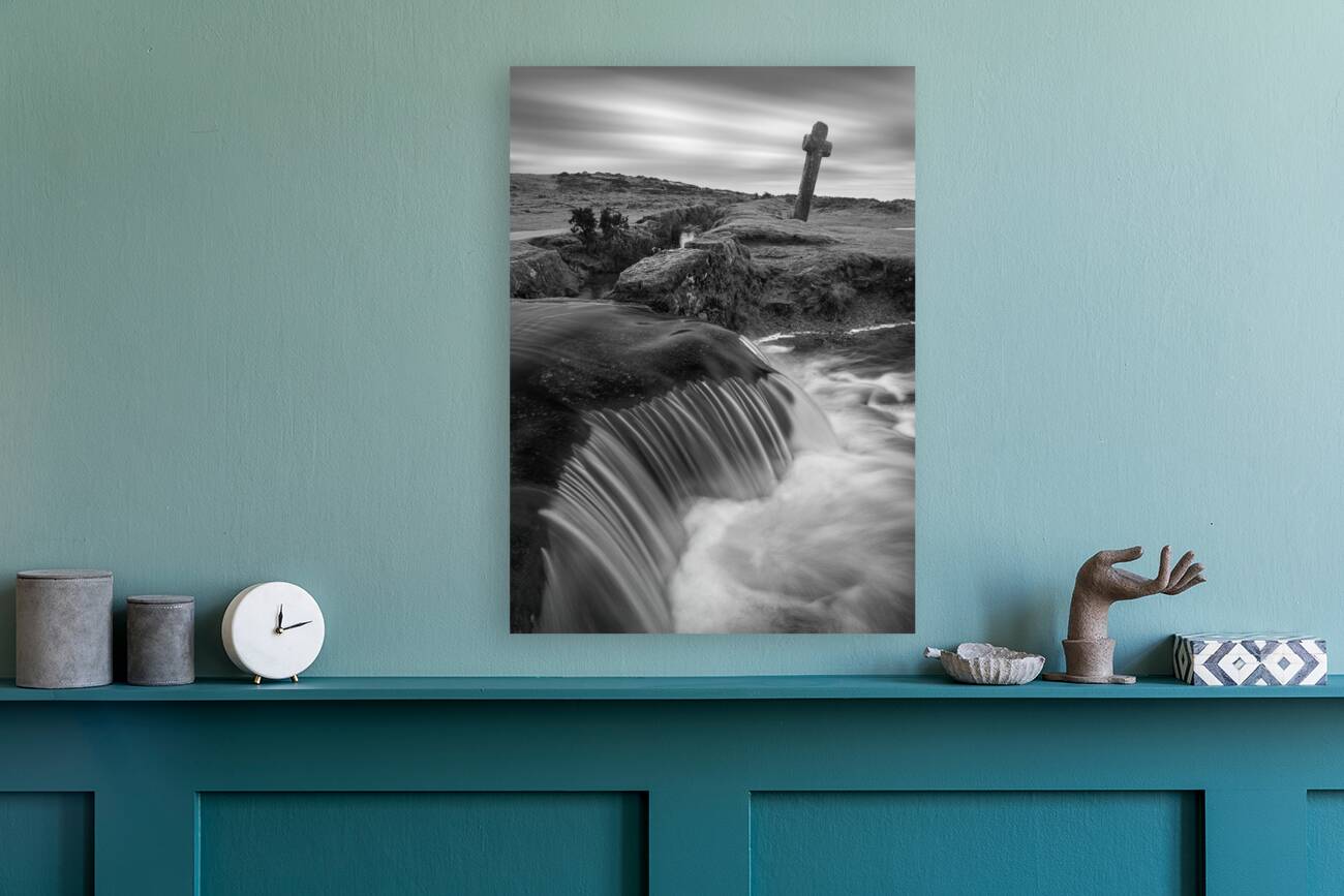 Windy Post Cross Reproduction