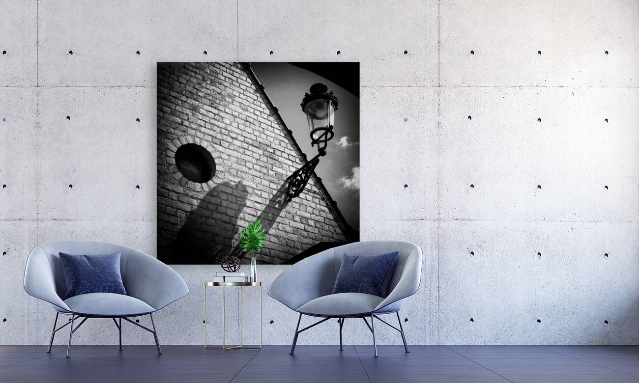 Lamp with Shadow Reproduction