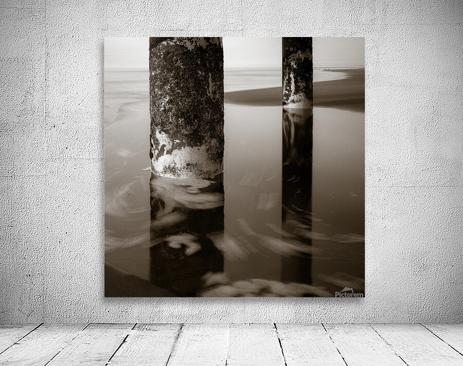 Pillars and Swirls Wall Preview